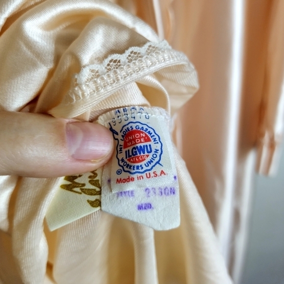 Vintage miss Elaine 60/70 Union satin long robe with nightgown sz M - Picture 15 of 15